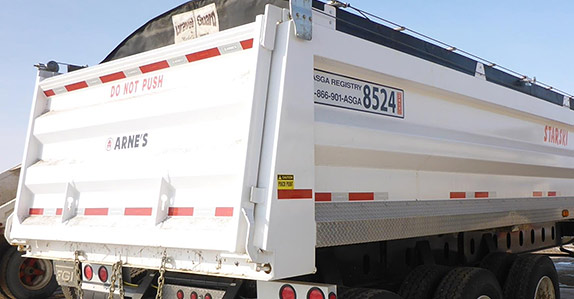 Used dump trailer tailgate inspection