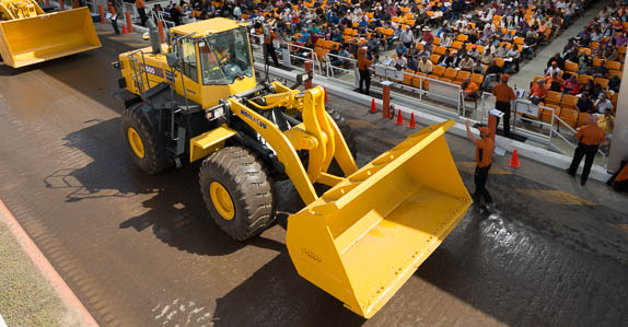 Komatsu wheel loader on the Ritchie Bros. auction ramp