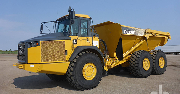 John Deere articulated dump truck sold at Ritchie Bros. John Deere articulated dump truck sold at Ritchie Bros.