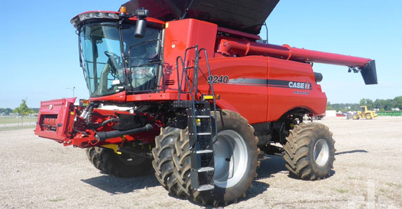 A 2016 CASE IH 9240 combine sold by Ritchie Bros. in Columbus A 2016 CASE IH 9240 combine sold by Ritchie Bros. in Columbus