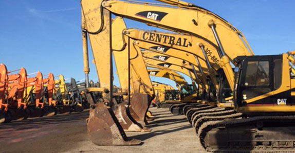 Excavators lined up in Orlando Ritchie Bros. Excavators lined up in Orlando Ritchie Bros.