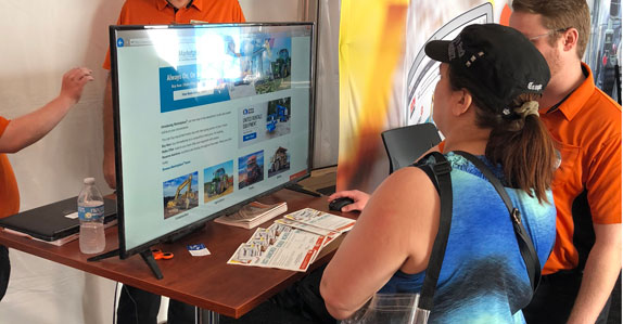 Customer tries out Marketplace-E for the first time at Orlando 2018 Customer tries out Marketplace-E for the first time at Orlando 2018
