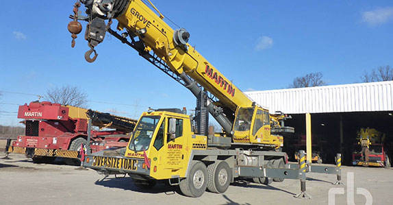 2008 Grove TMS9000E 110 ton 8x4x4 hydraulic truck crane sold at Ritchie Bros. equipment auction 2008 Grove TMS9000E 110 ton 8x4x4 hydraulic truck crane sold at Ritchie Bros. equipment auction
