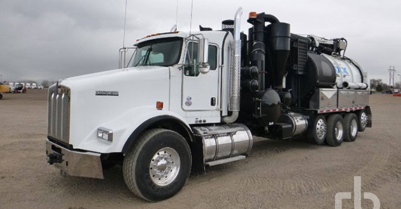 2015 Kenworth T800 vacuum truck sold in May Ritchie Bros. auction 2015 Kenworth T800 vacuum truck sold in May Ritchie Bros. auction