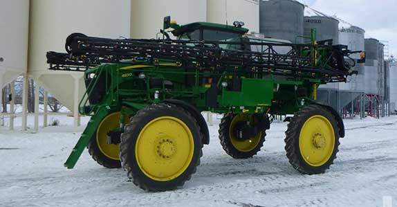 2014 Jon Deere 4830 Sprayer 2014 John Deere 4830 100ft Sprayer sold at farm auction