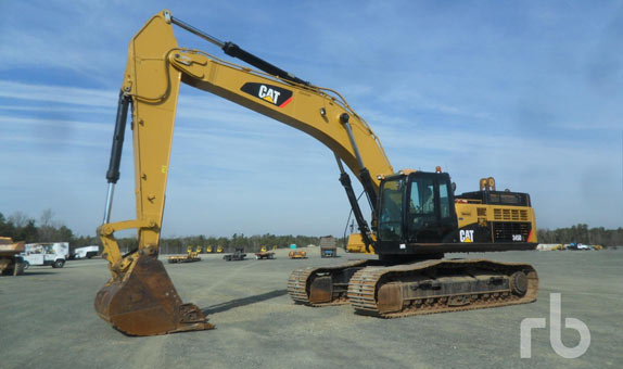 CAT hydraulic excavator selling at auction