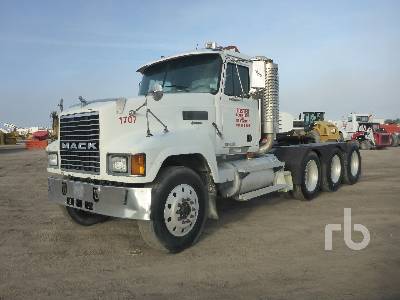 2000 MACK CH613 Day Cab
