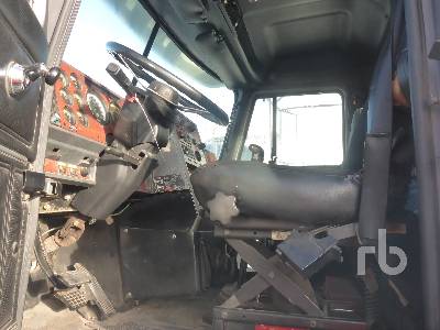 2000 MACK CH613 Day Cab