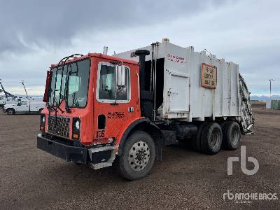 1990 MACK  MR688S  6x4 COE Rear Loader  Sanitation Truck