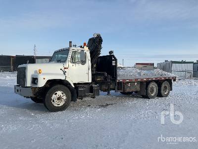 2005 Hiab 166 D-5 CL on 2000 International 6x4 Flatbed Truck with Crane