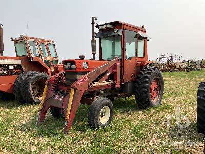 Massey Ferguson 1100 2WD Tractor (Inoperable)