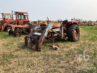 1966 Massey Ferguson 180 2WD Tractor (Inoperable)