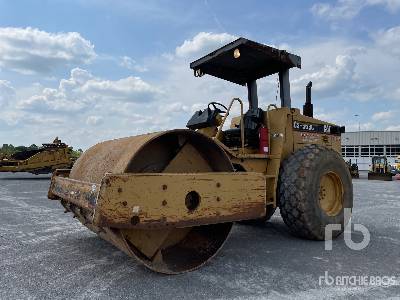 1997 Cat CS563C Smooth Drum Compactor