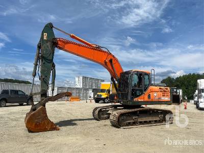 Doosan DX225LC-3 Tracked Excavator