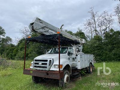 Terex Hi-Ranger X Series on 2007 Ford F-750 4x2 Bucket Truck (Inoperable)