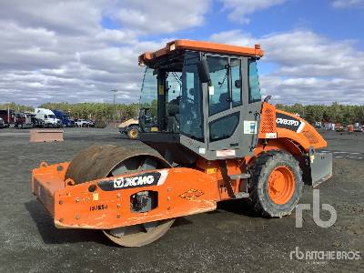 2017 XCMG CV83PD Smooth Drum Compactor