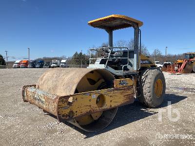 2001 Super Pac 8410 Smooth Drum Compactor