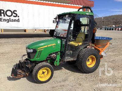 2015 John Deere 2032R 4WD Utility Tractor