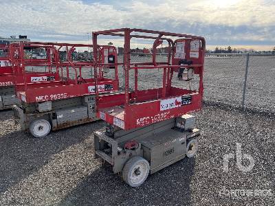 1999 MEC 1932ES Electric Scissor Lift