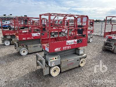 2000 MEC 1932ES Electric Scissor Lift
