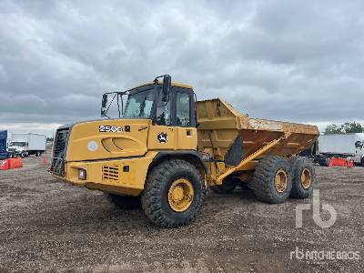 2006 John Deere 250D Articulated Dump Truck