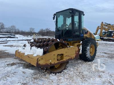 2011 Cat CP56 Padfoot Drum Compactor