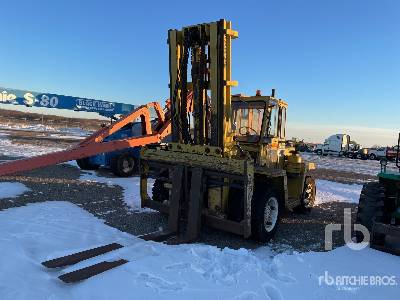 Clark MS27 Diesel Pneumatic Tire Forklift