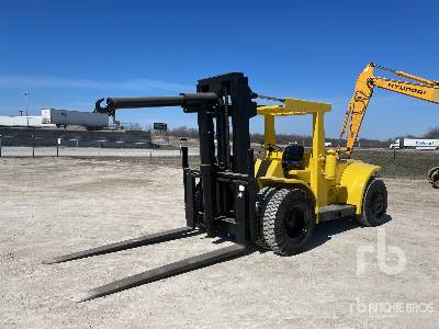 Hyster H225E 22500 lb Gas Pneumatic Tire Forklift