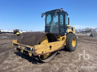 2002 Cat CS-563D Smooth Drum Compactor