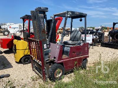 Clark GPS15 6620 lb Cushion Tire Forklift