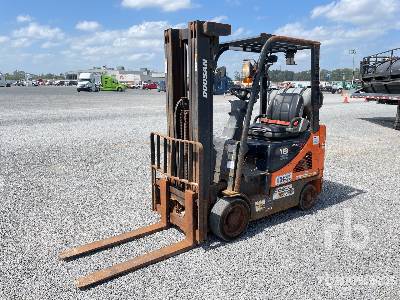 2017 Doosan GC18S5 3050 lb LPG Pneumatic Tire Forklift