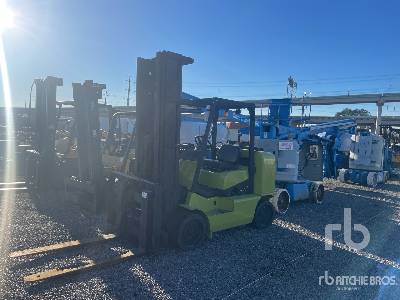 Clark CGC55 10350 lb Cushion Tire Forklift