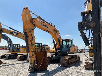 2017 Hyundai HX380L Tracked Excavator