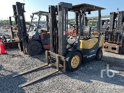 Doosan D25S-3 4450 lb Diesel Pneumatic Tire Forklift