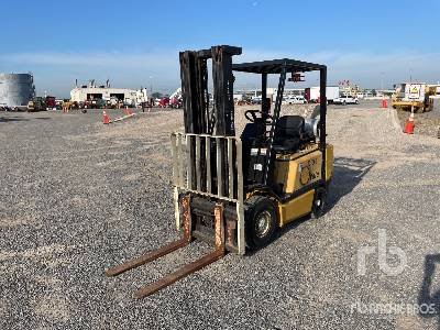 Yale GLP040AFNUAE084LPS 4000 lb LPG Pneumatic Tire Forklift