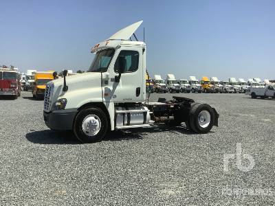 2015 Freightliner Cascadia 125 4x2 S/A Day Cab Truck Tractor