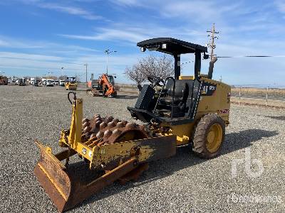 2016 Cat CP34 Padfoot Drum Compactor
