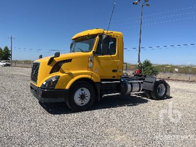 2018 Volvo VNL 4x2 S/A Day Cab Truck Tractor