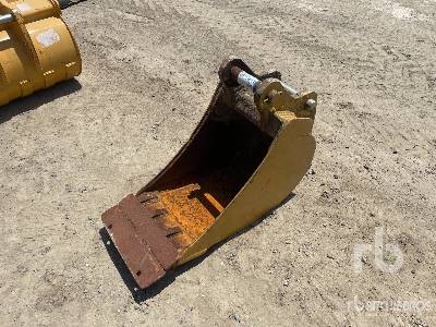 John Deere 18 in Cleanup Excavator Bucket