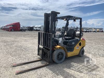 Komatsu FG25T Pneumatic Tire Forklift