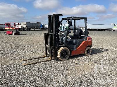 2013 Toyota 8FGU25 3750 lb LPG Pneumatic Tire Forklift