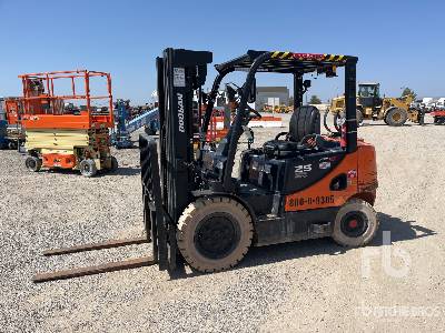 2016 Doosan G25P-5 4600 lb Dual Fuel Pneumatic Tire Forklift