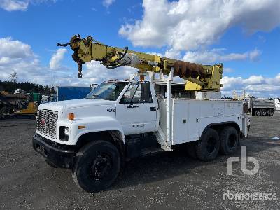 Altec on 1992 GMC C7500 6x4 Digger Derrick Truck