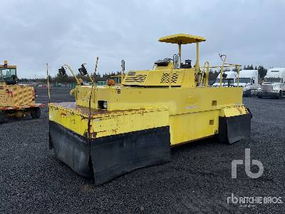 1994 Sakai TS600 Pneumatic Roller