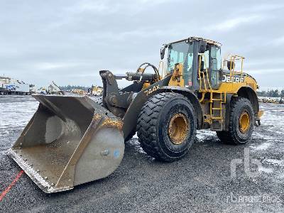 2011 John Deere 744K Wheel Loader