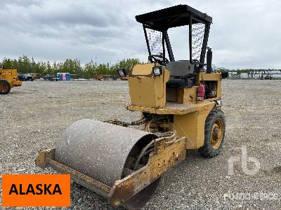 1995 Cat CS-323L Smooth Drum Compactor