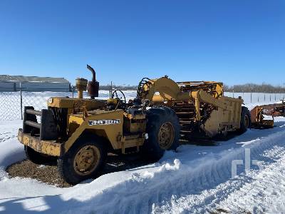 1960 John Deere 840 2WD Antique Tractor