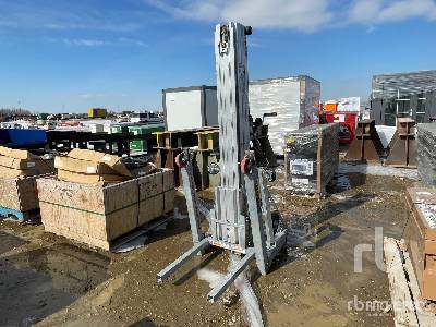 2017 Sumner Mfg. Material Hoist