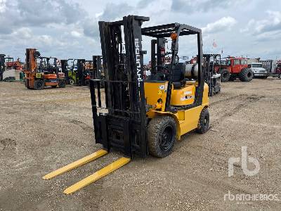 Hyundai HLF30-5 6000 lb LPG Pneumatic Tire Forklift