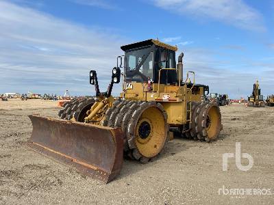1973 Cat 825B Soil Compactor